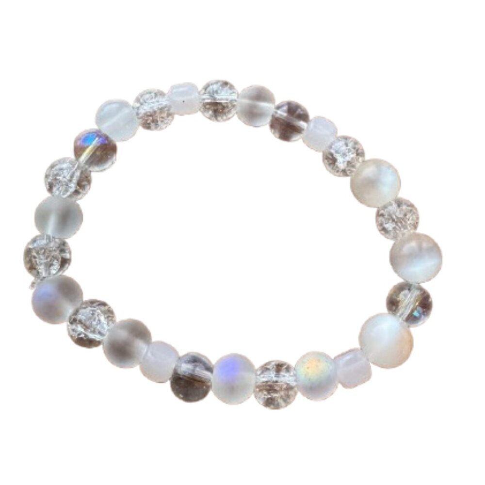 Opaque, crackled white and solid white beaded stretch bracelet. NWT (MJW027) - Picture 2 of 3